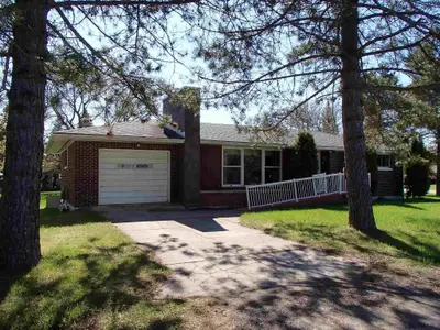 37 Ninth Avenue, Englehart, On P0j 1h0