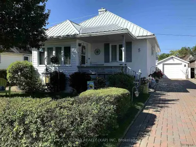 5 Empire Avenue, Kapuskasing, On P5n 1p7