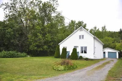 382 Lakeshore Road, Temiskaming Shores, On P0j 1p0