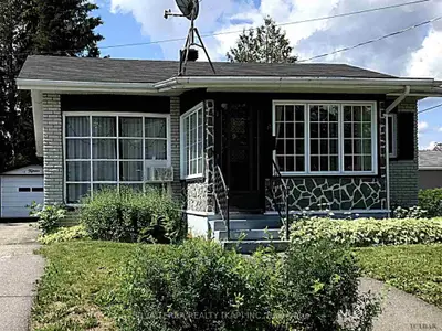 15 Montgomery Avenue, Kapuskasing, On P5n 1m4