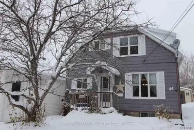 44 Dixon Avenue, Kirkland Lake, On P2n 1w4