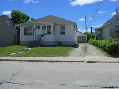 30 Kolb Avenue, Kapuskasing, On P5n 1g1