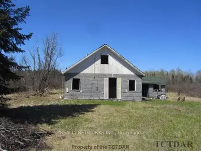 1061 Highway 11 W, Cochrane, On P0l 1c0