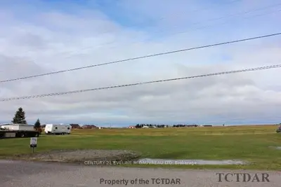 31 Twelfth Street, Armstrong, On P0j 1e0