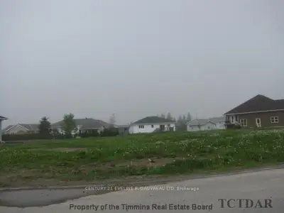 Driftwood Drive, Temiskaming Shores, On P0j 1p0