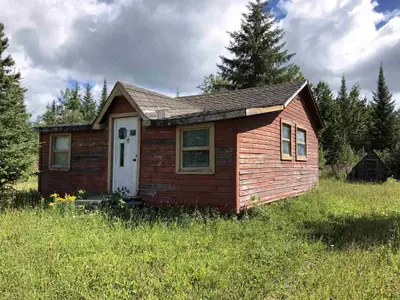 997 Silver Queen Lake Road, Cochrane, On P0l 1c0
