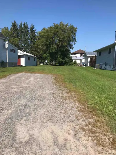 9 Haliburton Avenue, Temiskaming Shores, On P0j 1p0