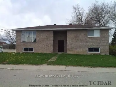195 Third Avenue, Cochrane, On P0l 1c0