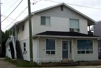 21 Lang Avenue, Kapuskasing, On P5n 1e5