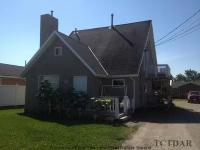 805 Prince Street, Hearst, On P0l 1n0