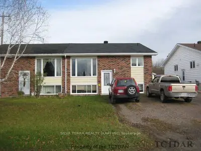 135a Avenue Road, Kapuskasing, On P5n 3a4