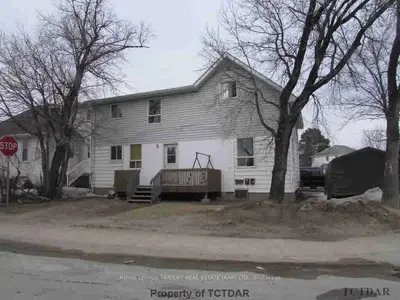 10 Sheppard Avenue, Kapuskasing, On P5n 1v8