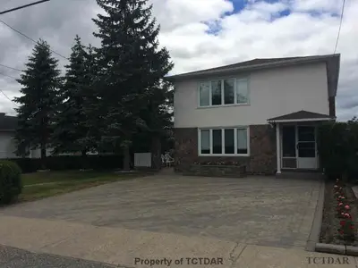 613 Pine Street S, Timmins, On P4n 2m2