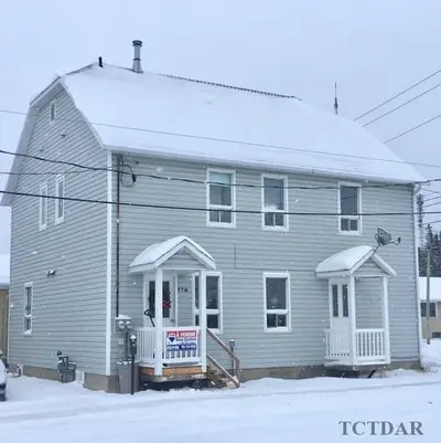 17 Eighth Street, Hearst, On P0l 1n0