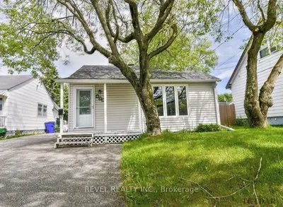 Detached in Timmins