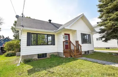 Detached in Timmins