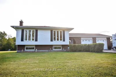 Detached in Timmins