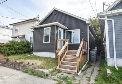 Detached in Timmins