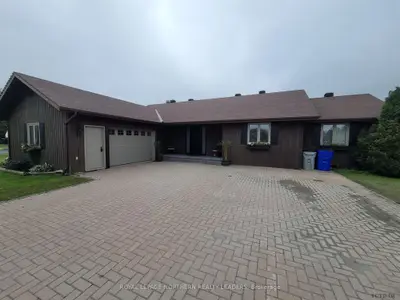 Detached in Timmins