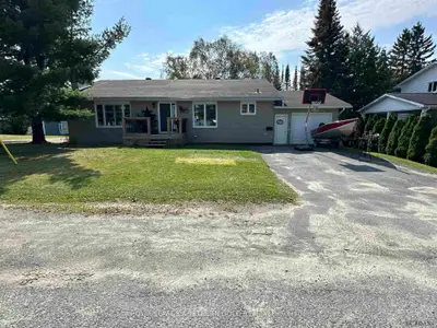 Detached in Kirkland Lake