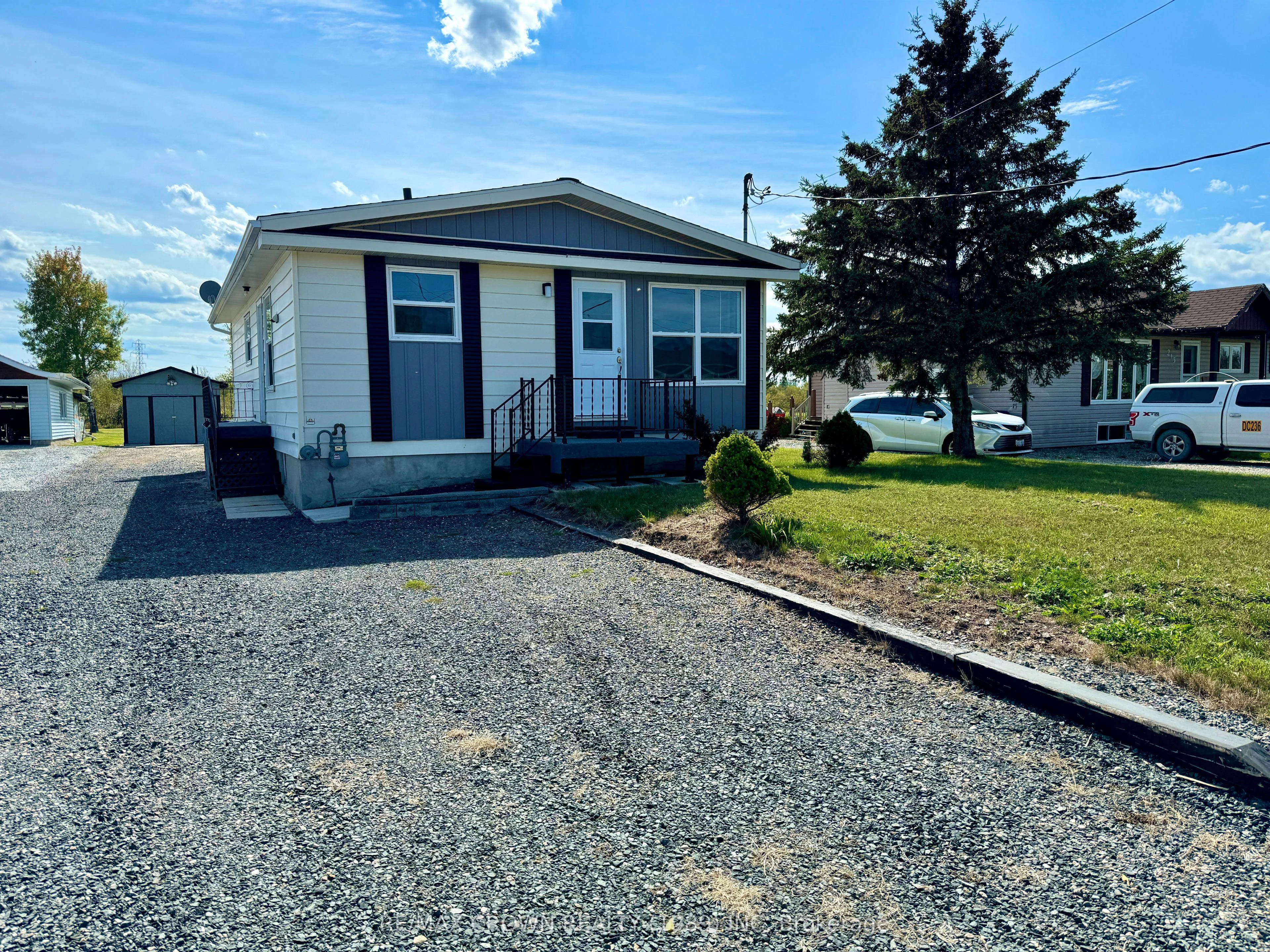 Detached in Smooth Rock Falls
