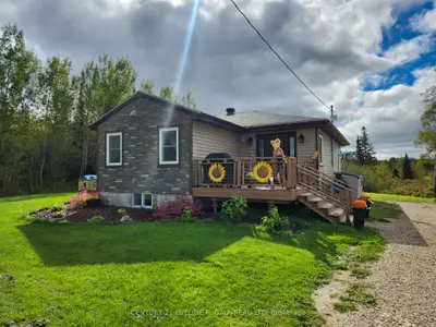 Detached in Englehart