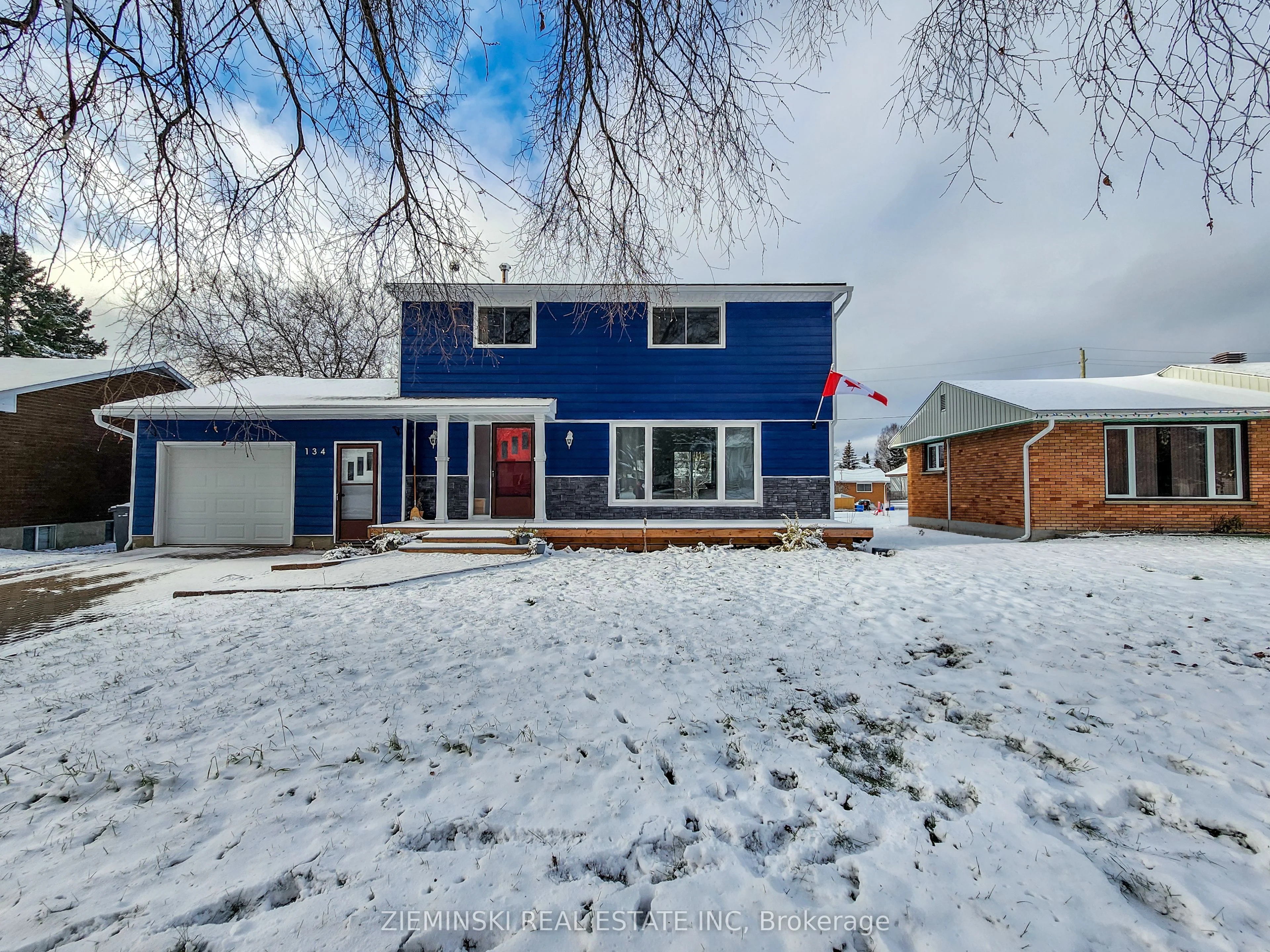 Detached in Iroquois Falls