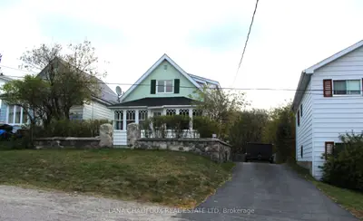 Detached in Kirkland Lake