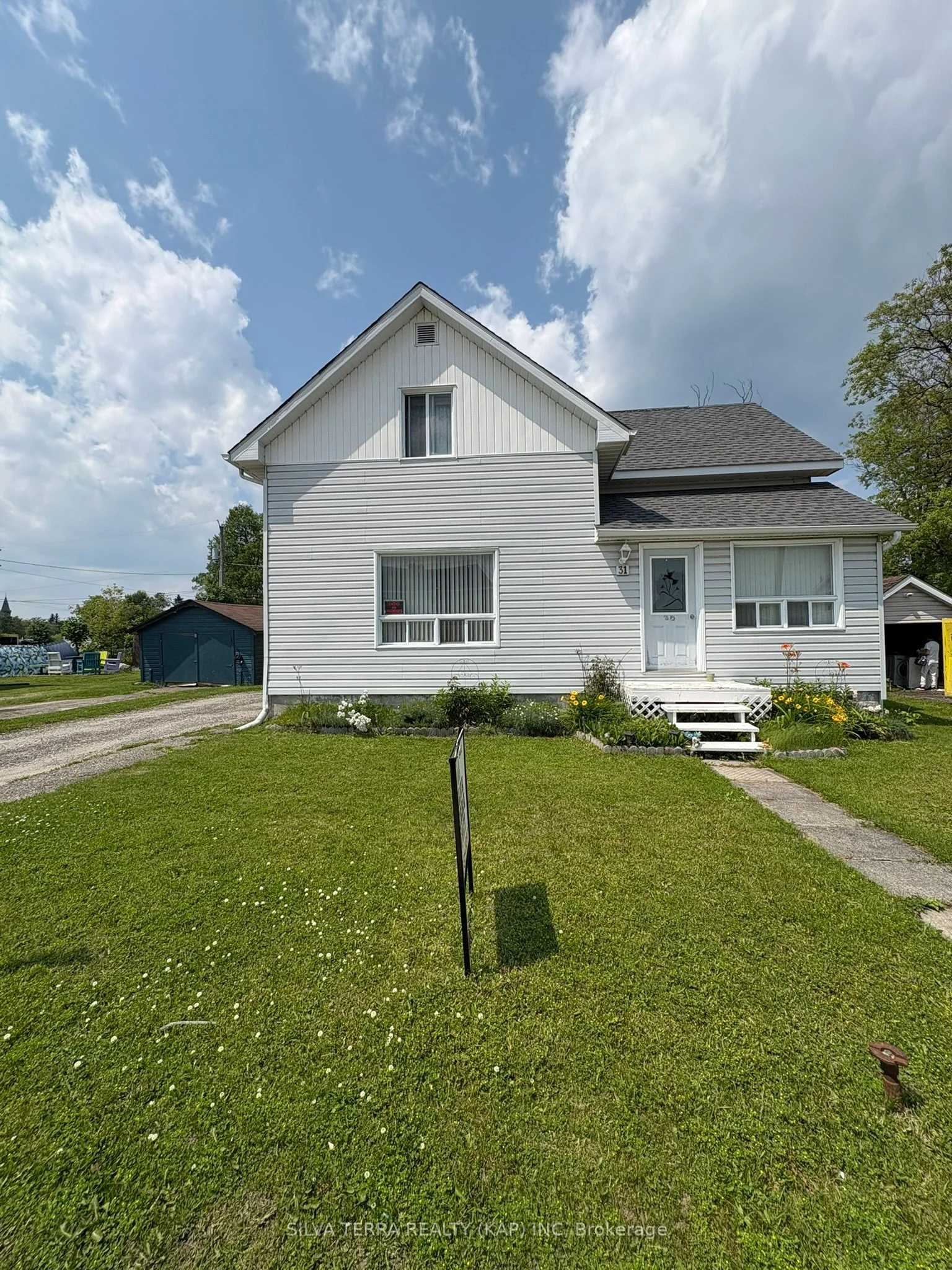 31 Cain Avenue, Kapuskasing, On P5n 1t2