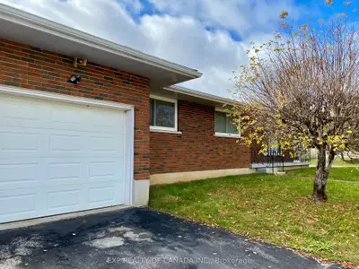 Detached in Timmins