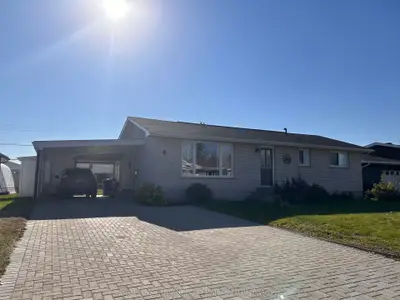Detached in Kapuskasing