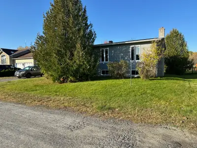 Detached in Kirkland Lake