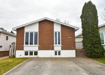 Detached in Timmins
