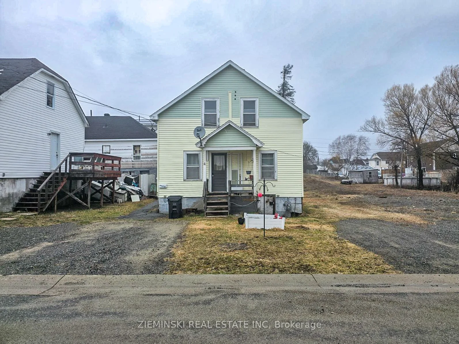 4 Folger Street, Kirkland Lake, On P2n 2s3