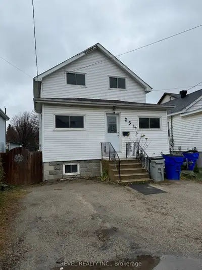 Detached in Timmins