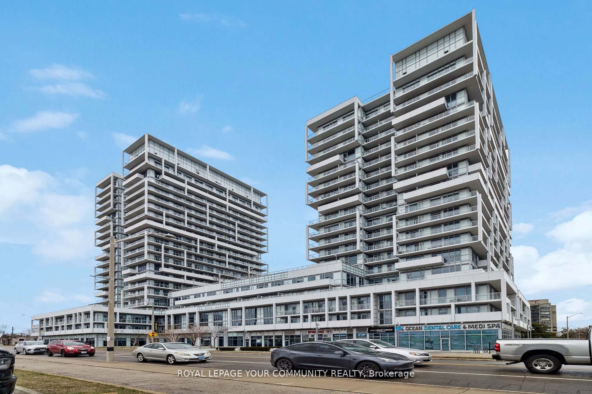 Condo Apartment in Oakville