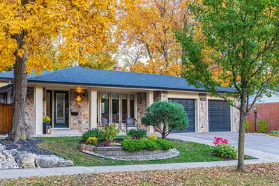 Detached in Burlington