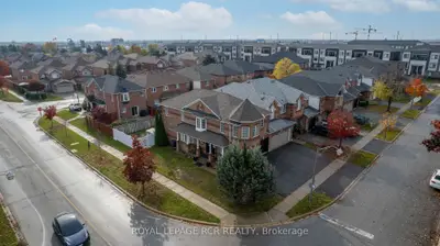 Att/Row/Townhouse in Caledon