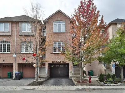 Att/Row/Townhouse in Mississauga