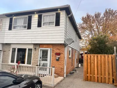Semi-Detached in Mississauga
