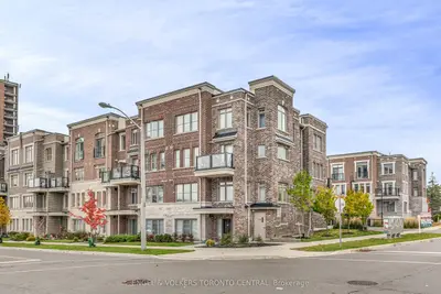 Condo Townhouse in Toronto