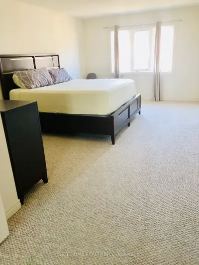 Att/Row/Townhouse in Brampton