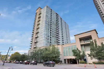 Condo Apartment in Toronto
