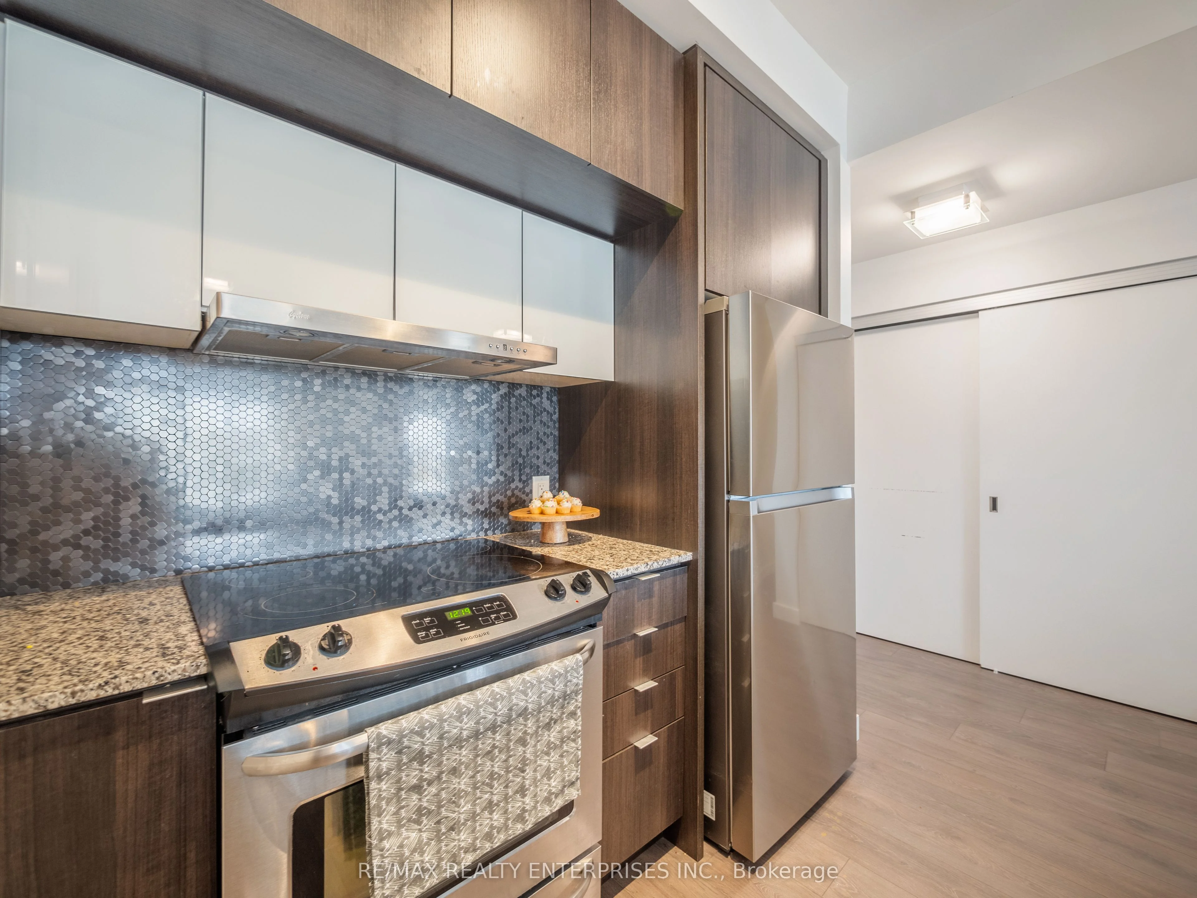 5005 Harvard Road E 413, Mississauga, ON L5M 0W5