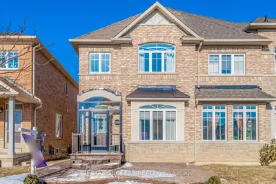 Semi-Detached in Mississauga
