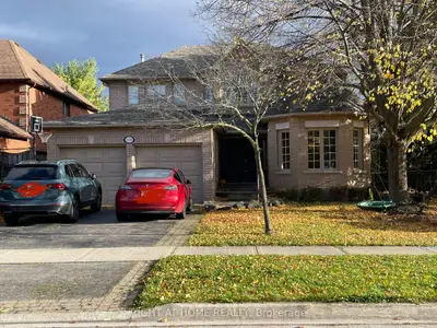 Detached in Oakville