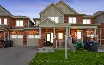 Att/Row/Townhouse in Brampton