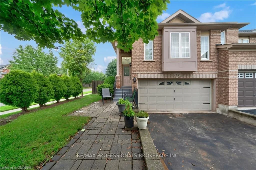 2235 Hummingbird Way, Oakville, On L6m 3z6