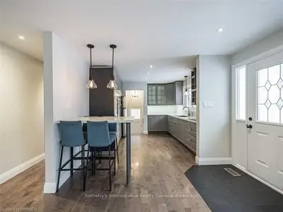 Detached in Burlington