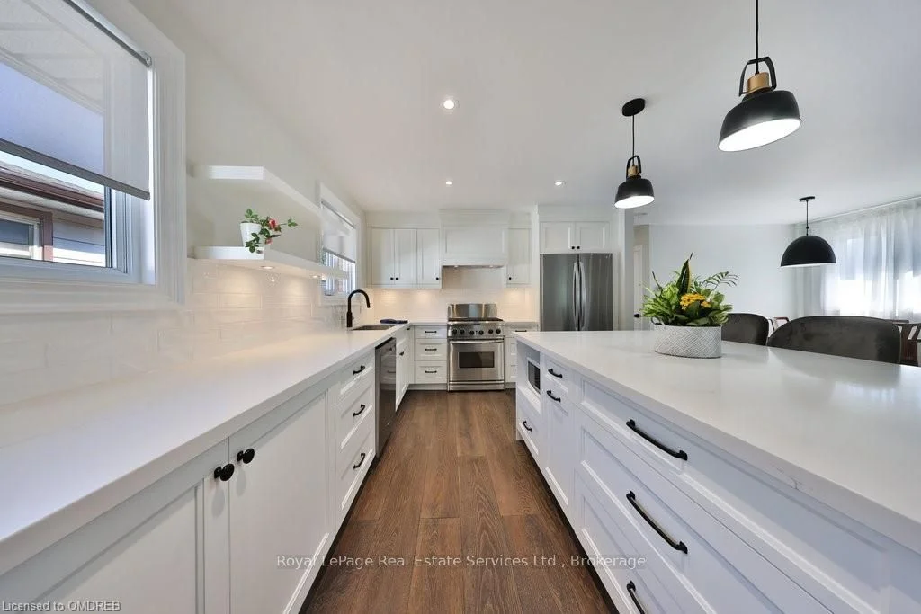 972 South Service Road, Mississauga, On L5e 1v1